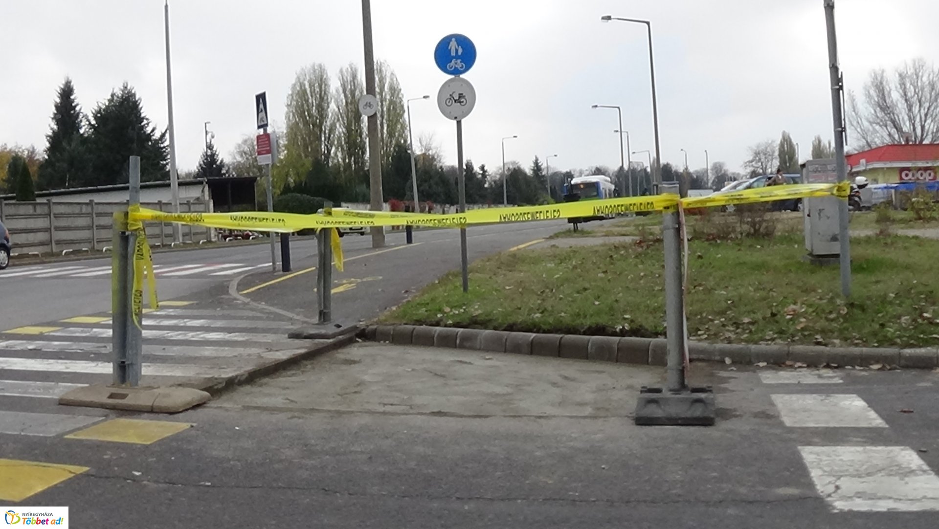 Megsüllyedt az aszfaltburkolat a Korányi Frigyes út és Május 1. tér kereszteződésében