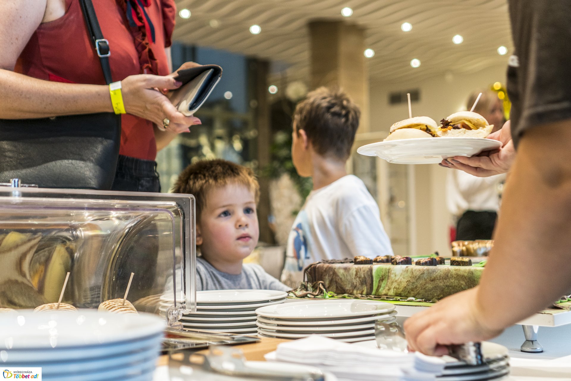 Megtartotta első születésnapját a Hotel Pangea