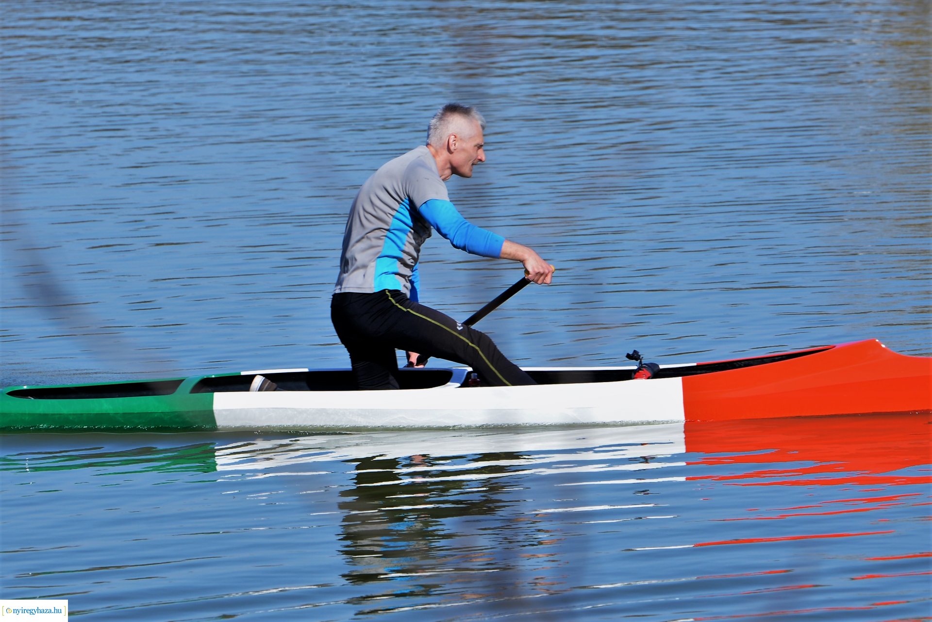 Megtelt Sóstó a tavaszi napsütésben