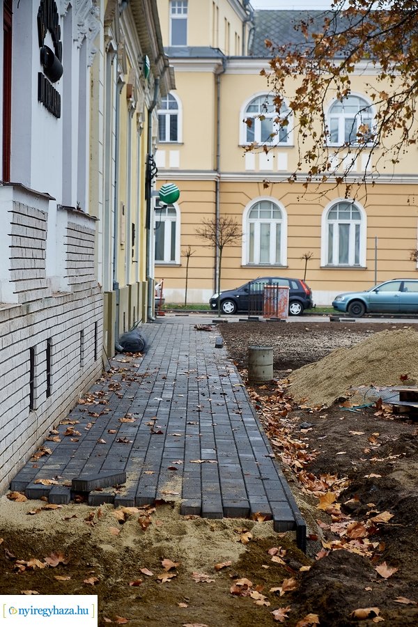 Megújul a Kálvin tér