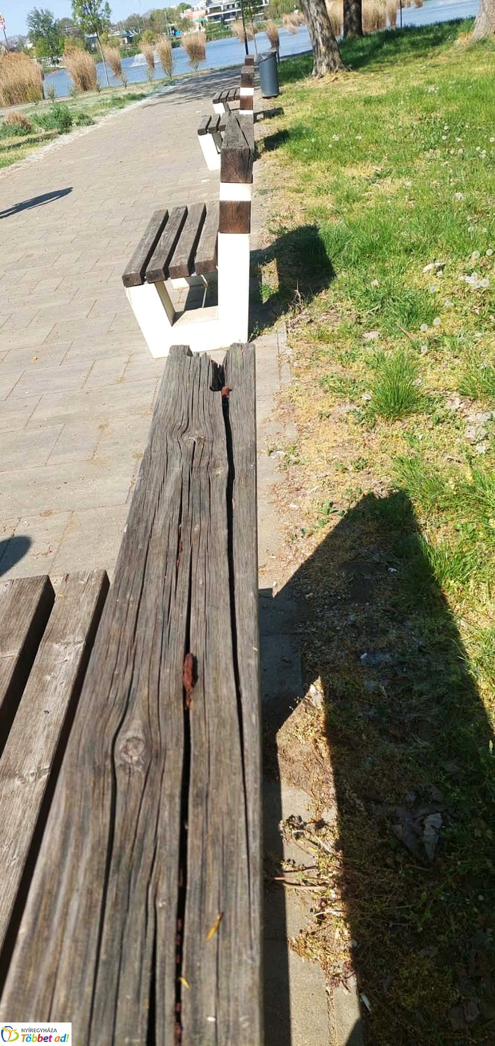 Megújultak a padok Nyíregyháza több frekventált pontján