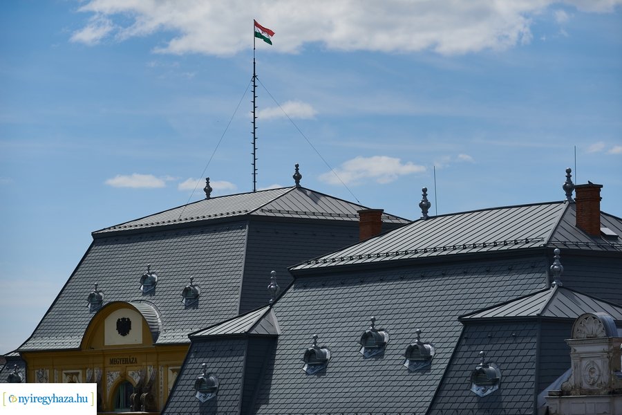 Megyeháza tetőszerkezetének ünnepélyes átadása