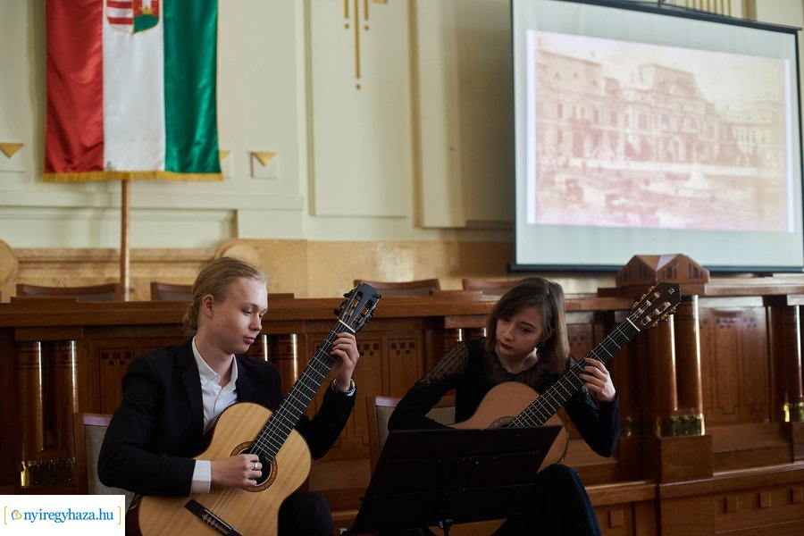Megyeháza tetőszerkezetének ünnepélyes átadása