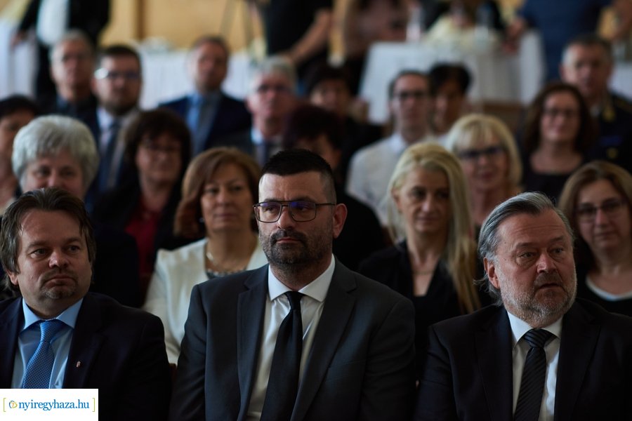 Megyeháza tetőszerkezetének ünnepélyes átadása