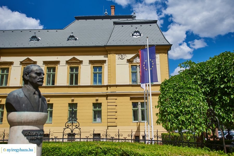 Megyeháza tetőszerkezetének ünnepélyes átadása