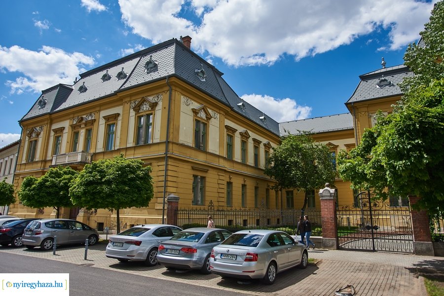 Megyeháza tetőszerkezetének ünnepélyes átadása