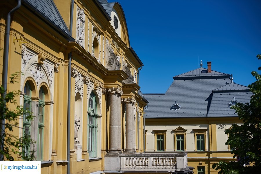 Megyeháza tetőszerkezetének ünnepélyes átadása