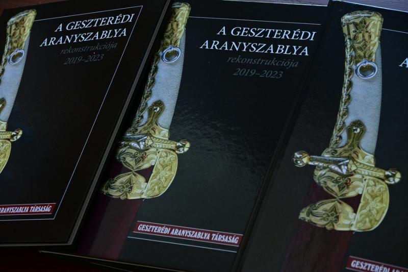 Megyei értéktár-geszterédi szablya - sajtótájékoztató