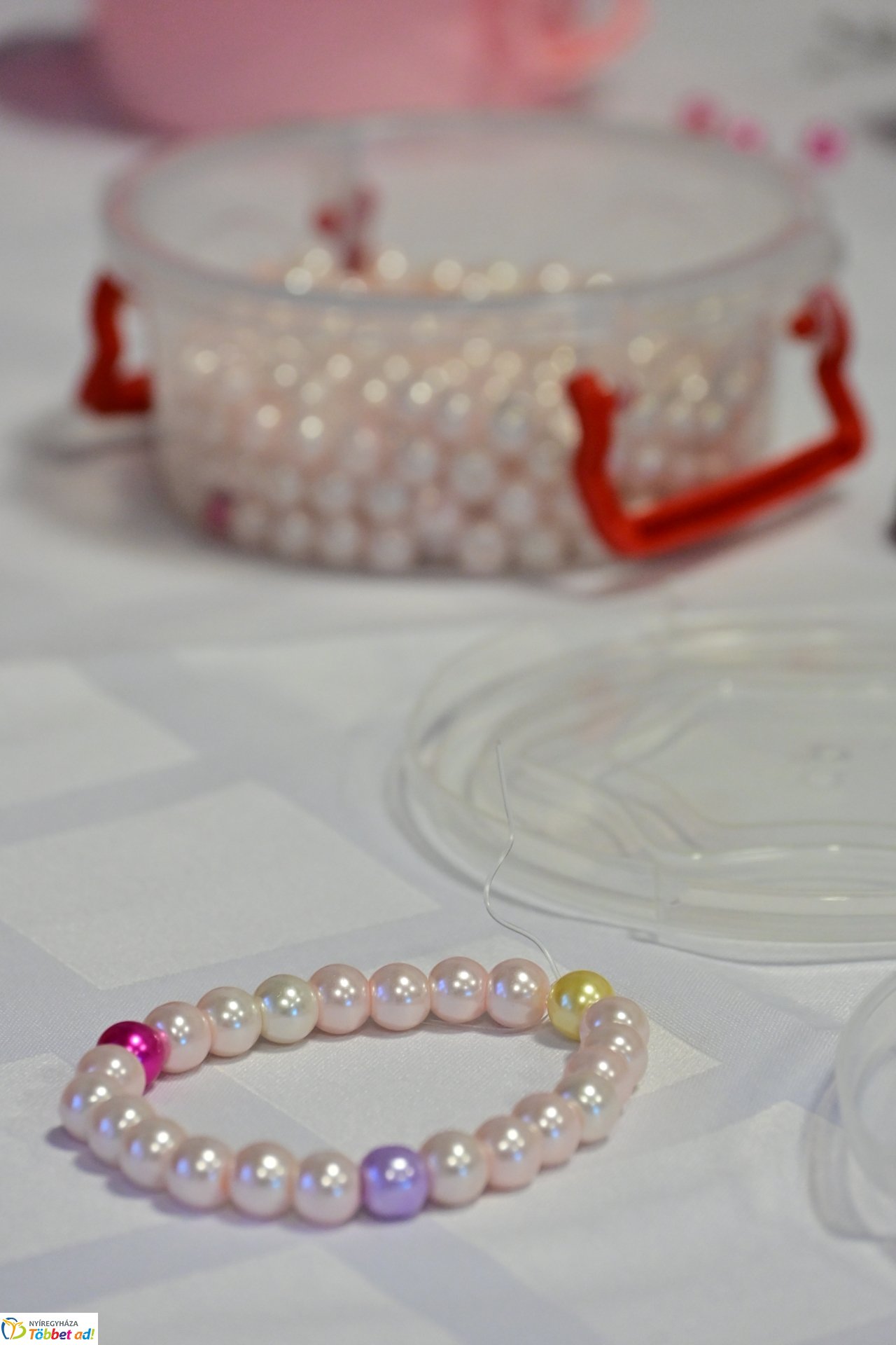 Méhnyakrák Megelőzési Hét 2025 - gyöngykarkötők átadása