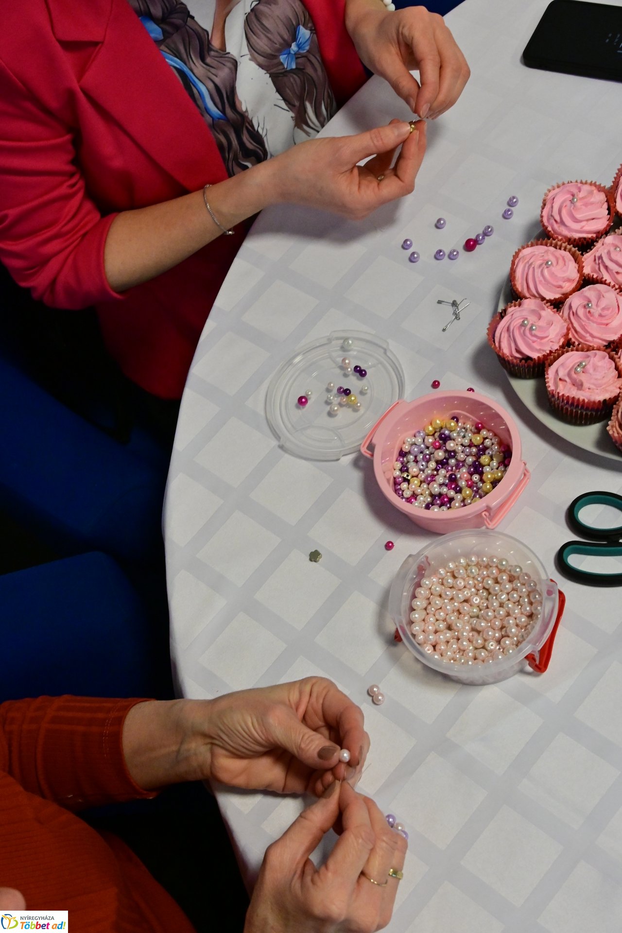 Méhnyakrák Megelőzési Hét 2025 - gyöngykarkötők átadása