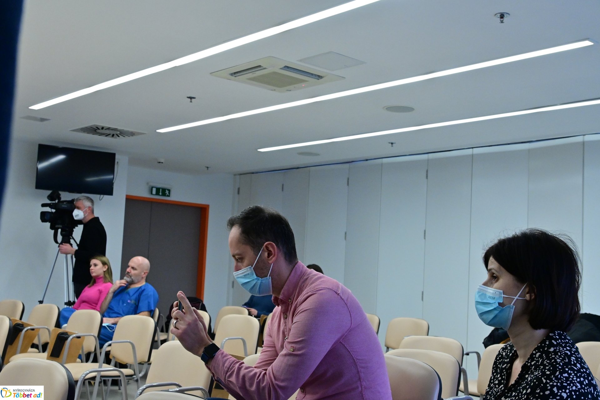 Méhnyakrák Megelőzési Hét 2025 - gyöngykarkötők átadása