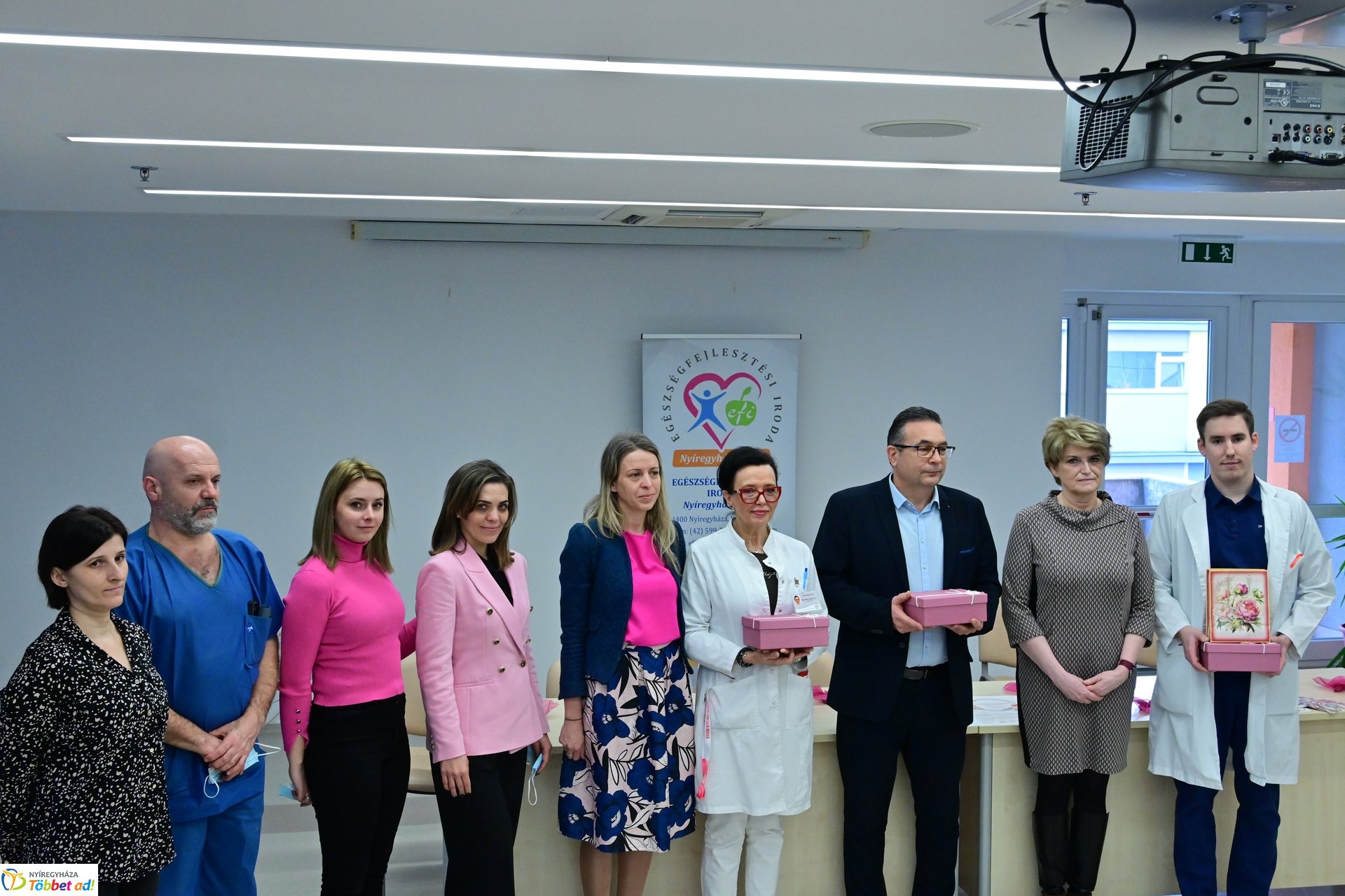 Méhnyakrák Megelőzési Hét 2025 - gyöngykarkötők átadása