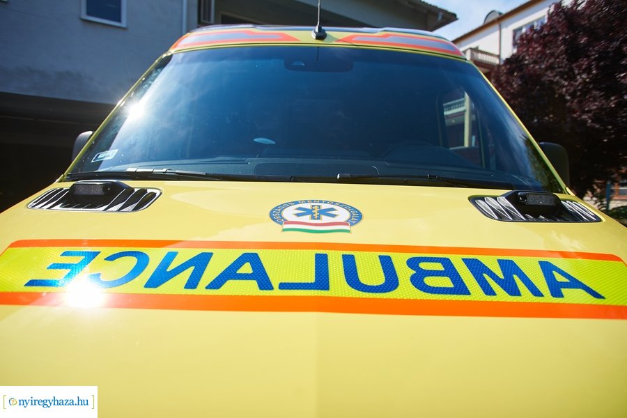 Mentőautó átadás a Mentőállomáson