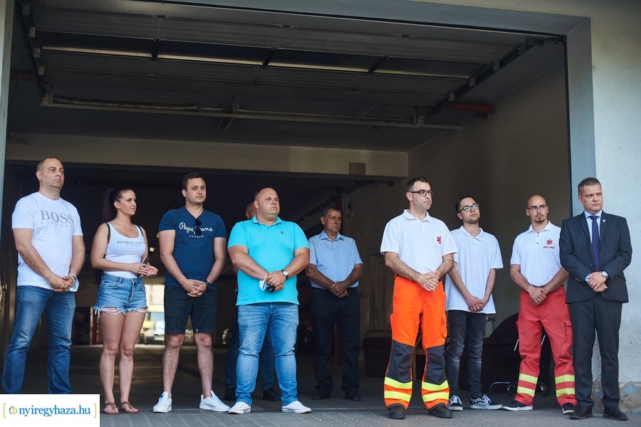 Mentőautó átadás a Mentőállomáson