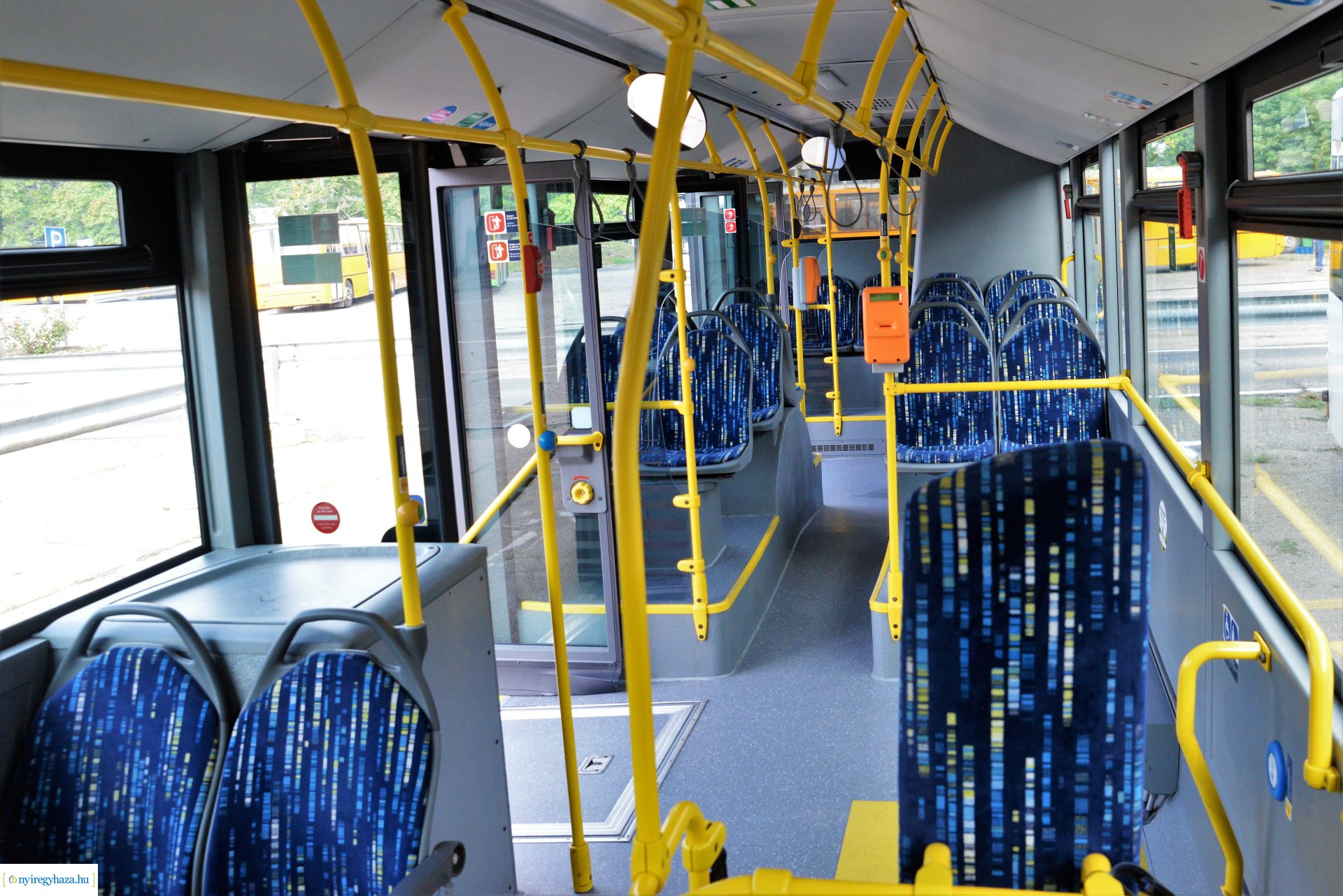 Mercedes buszokat kapott a város