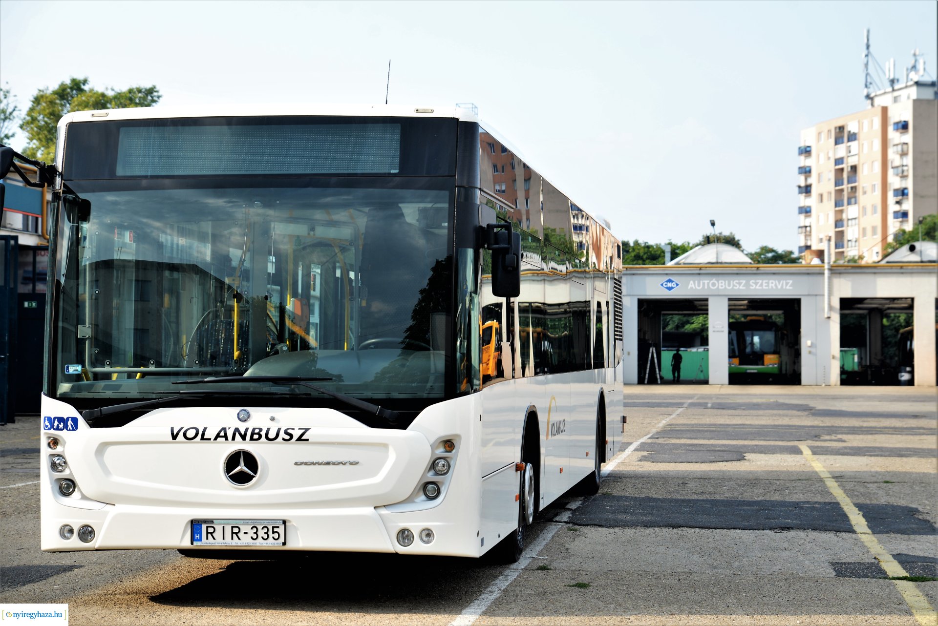 Mercedes buszokat kapott a város