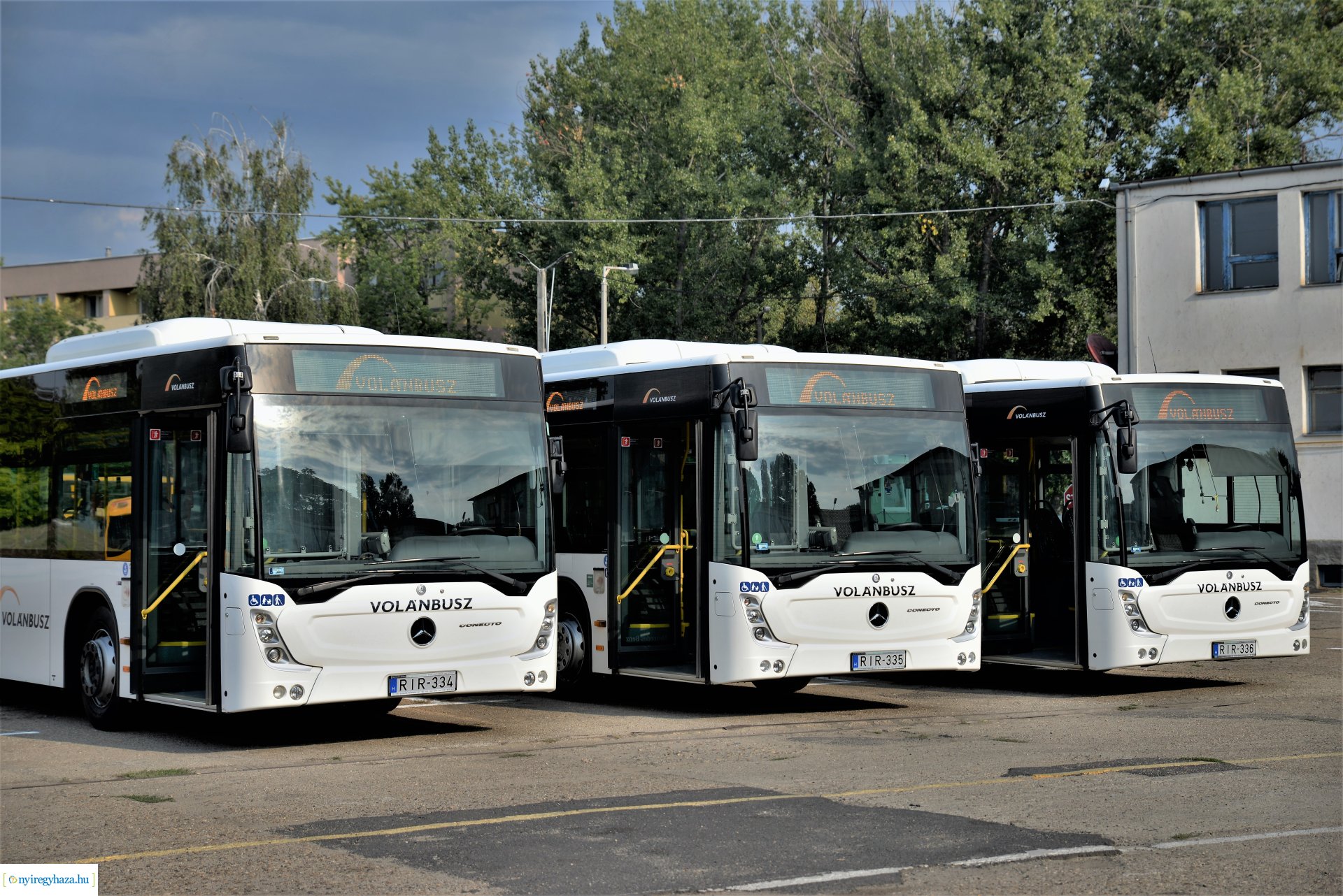 Mercedes buszokat kapott a város