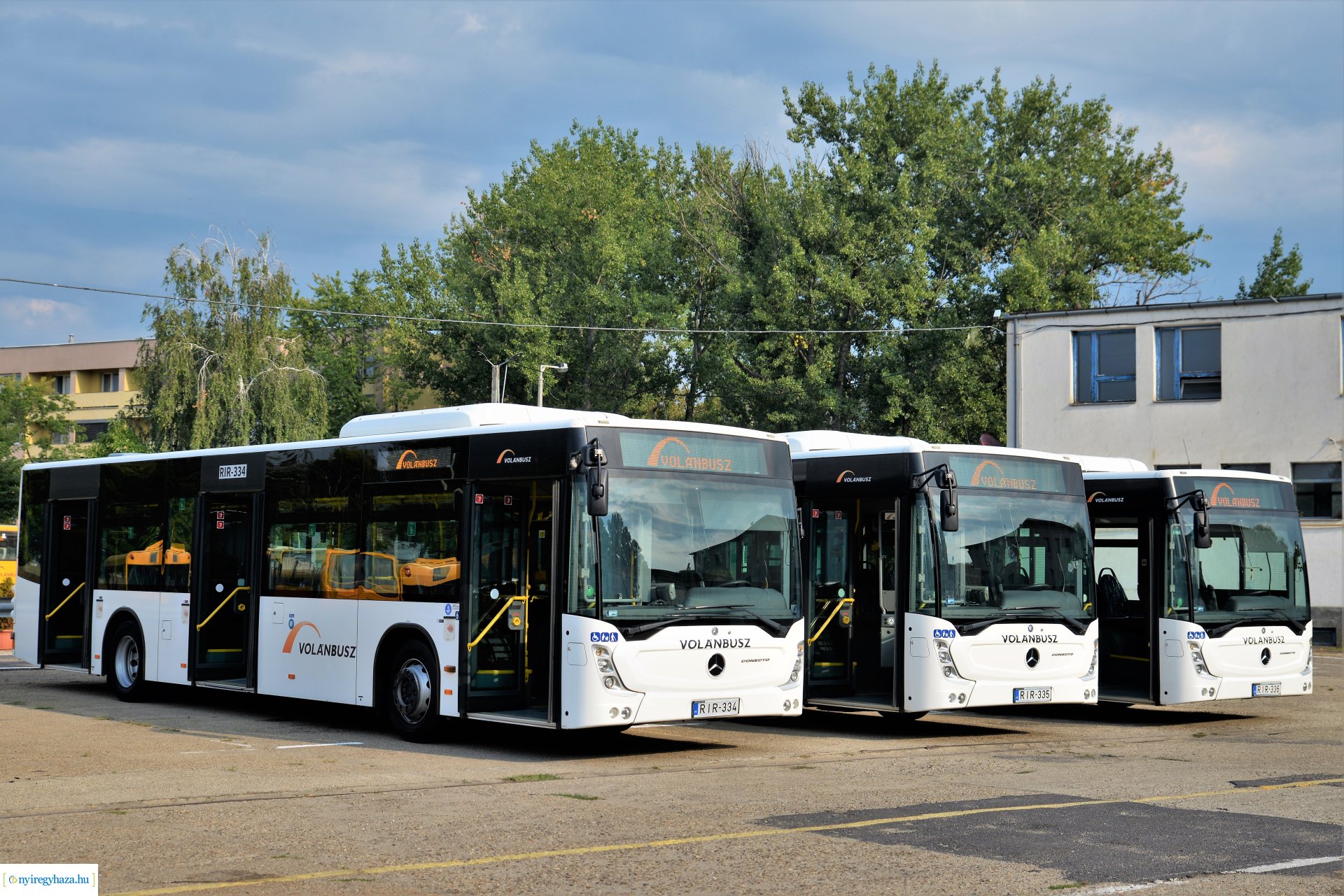 Mercedes buszokat kapott a város