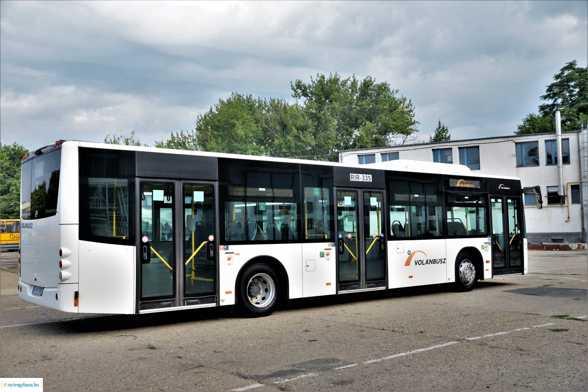 Mercedes buszokat kapott a város
