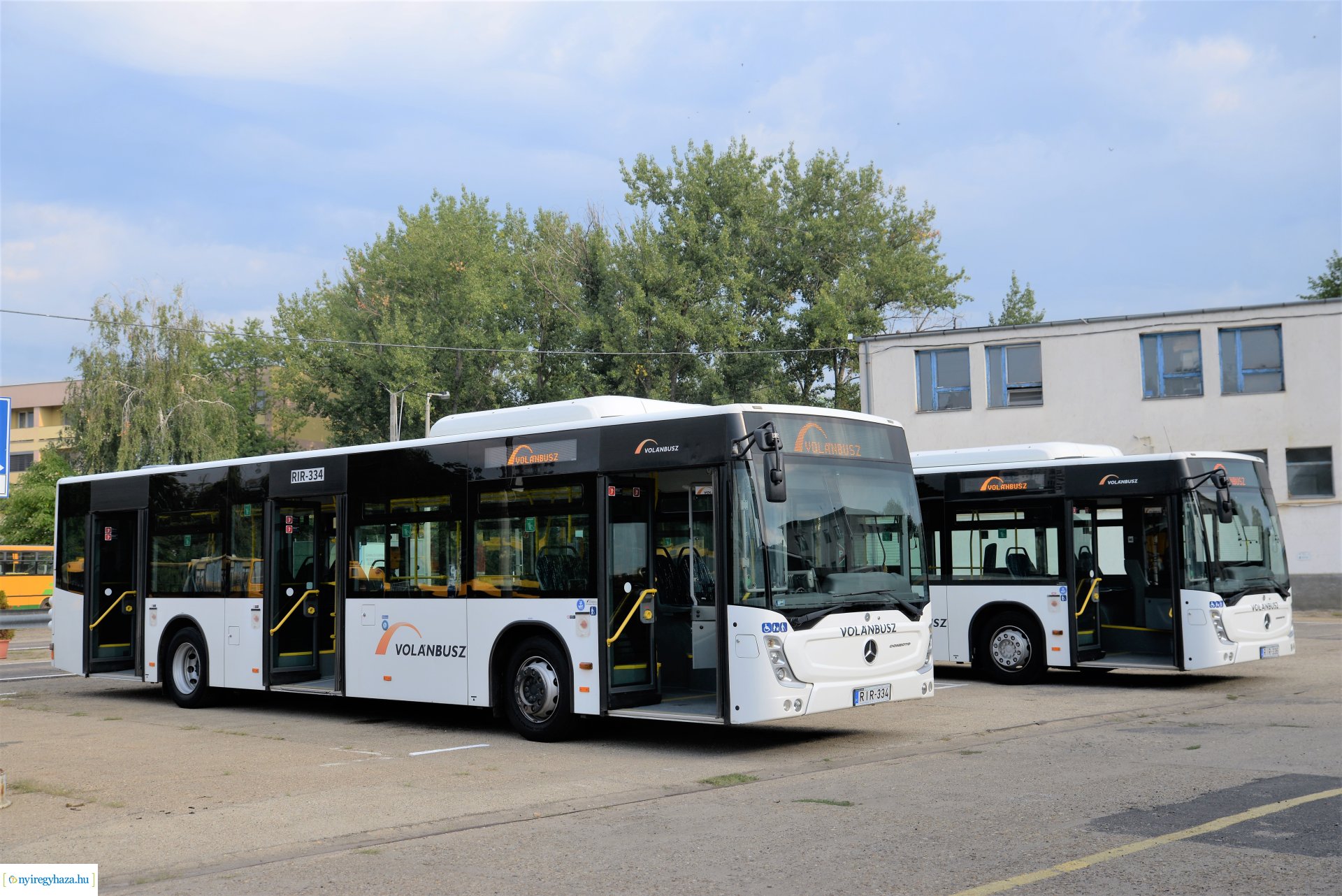 Mercedes buszokat kapott a város