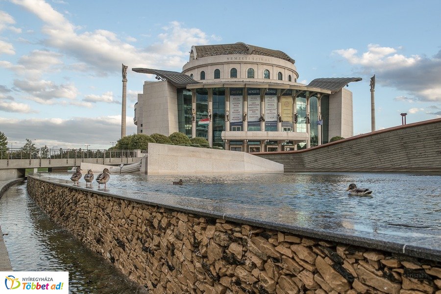 Meseautó a Nemzetiben