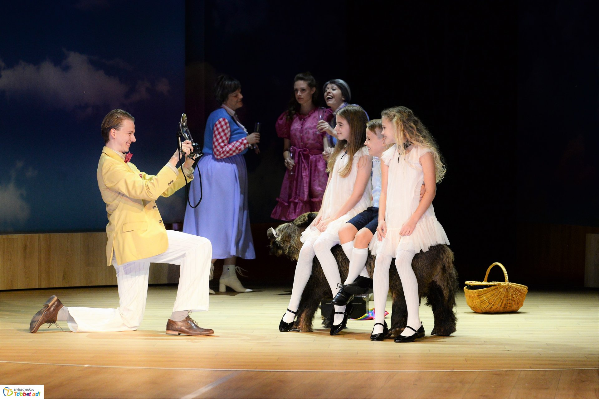 Mesél a bécsi erdő - bemutató a Móricz Zsigmond Színház Nagyszínpadán