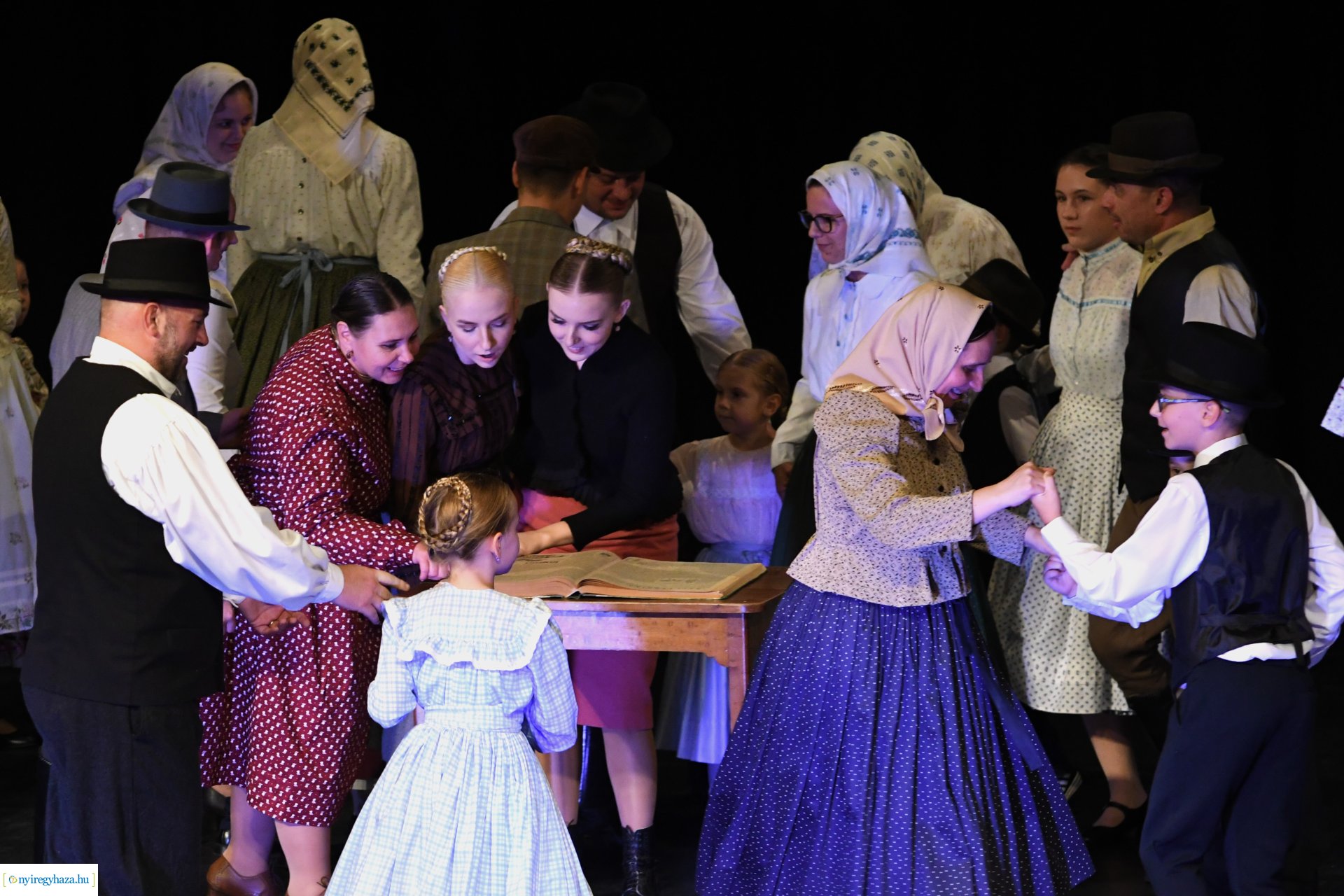 Meséld tovább! - az Igrice Néptáncegyüttes gálaműsora