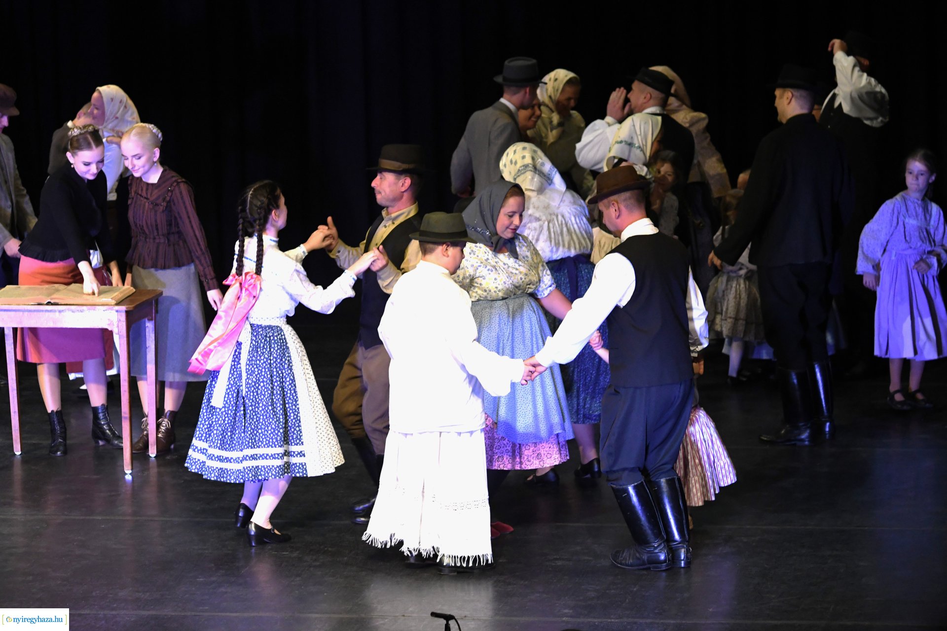 Meséld tovább! - az Igrice Néptáncegyüttes gálaműsora