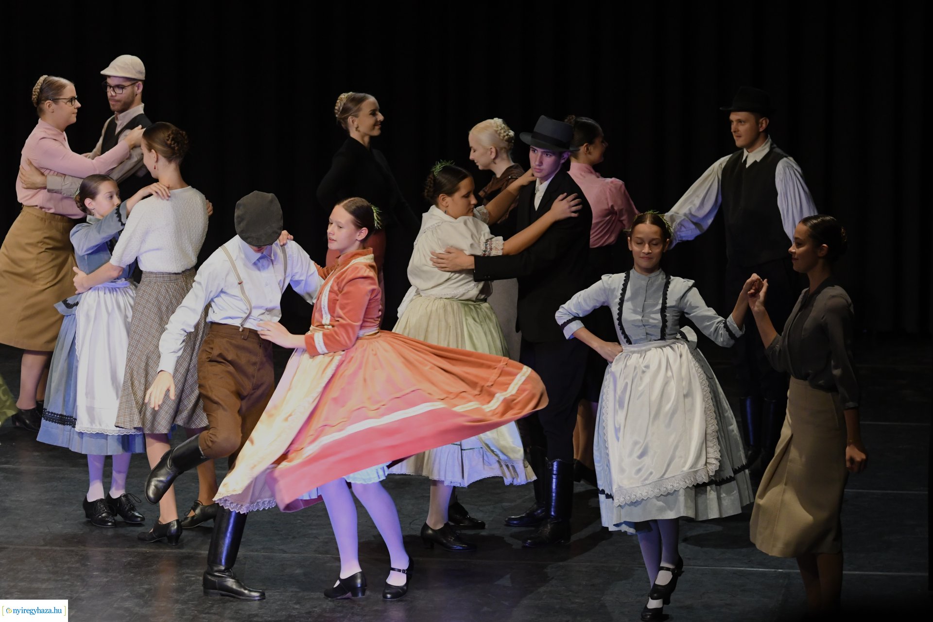 Meséld tovább! - az Igrice Néptáncegyüttes gálaműsora