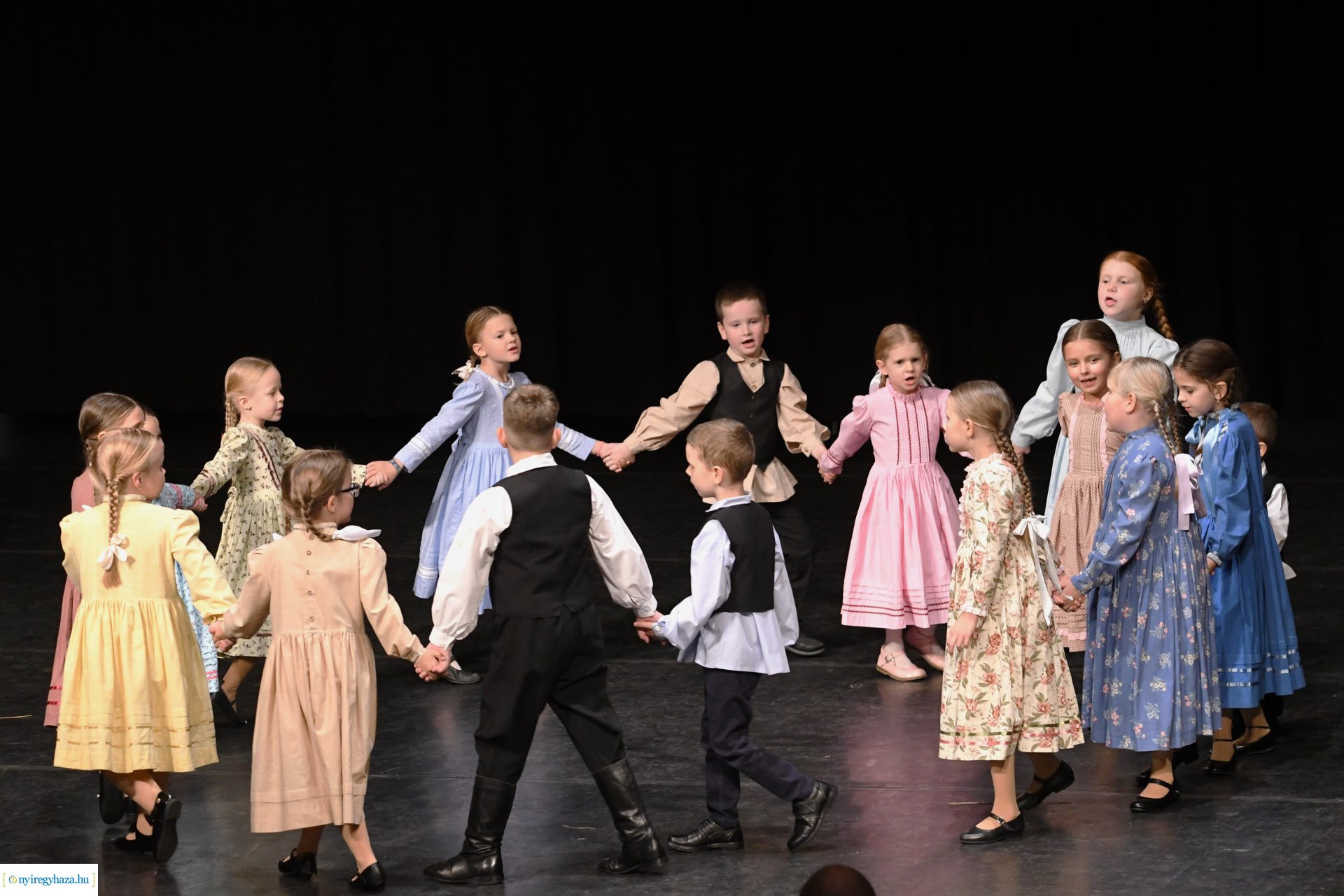 Meséld tovább! - az Igrice Néptáncegyüttes gálaműsora