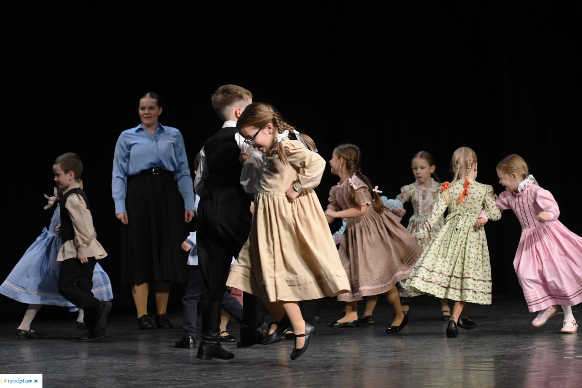 Meséld tovább! - az Igrice Néptáncegyüttes gálaműsora