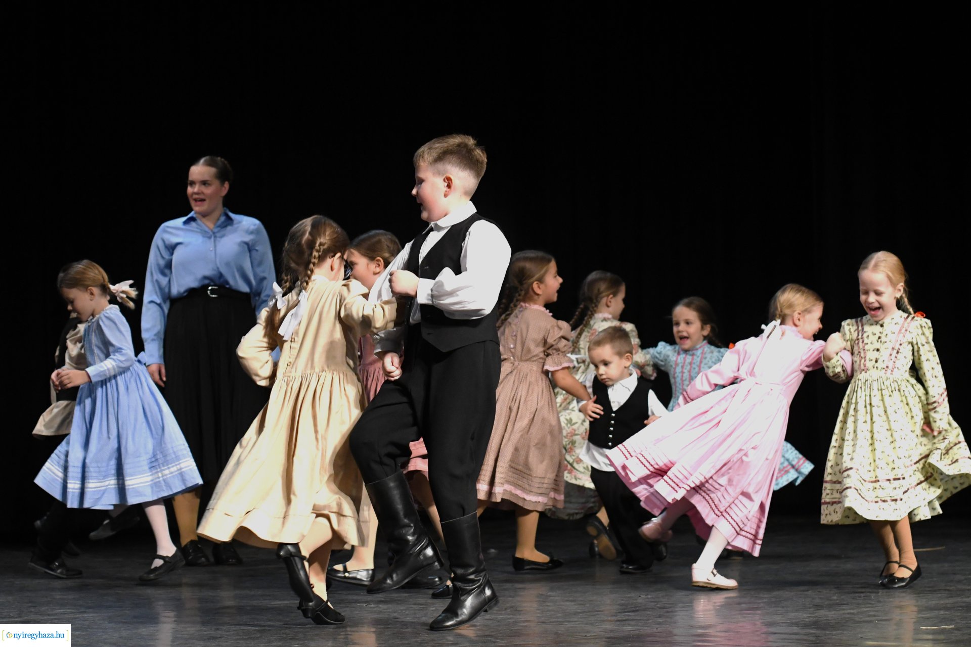 Meséld tovább! - az Igrice Néptáncegyüttes gálaműsora