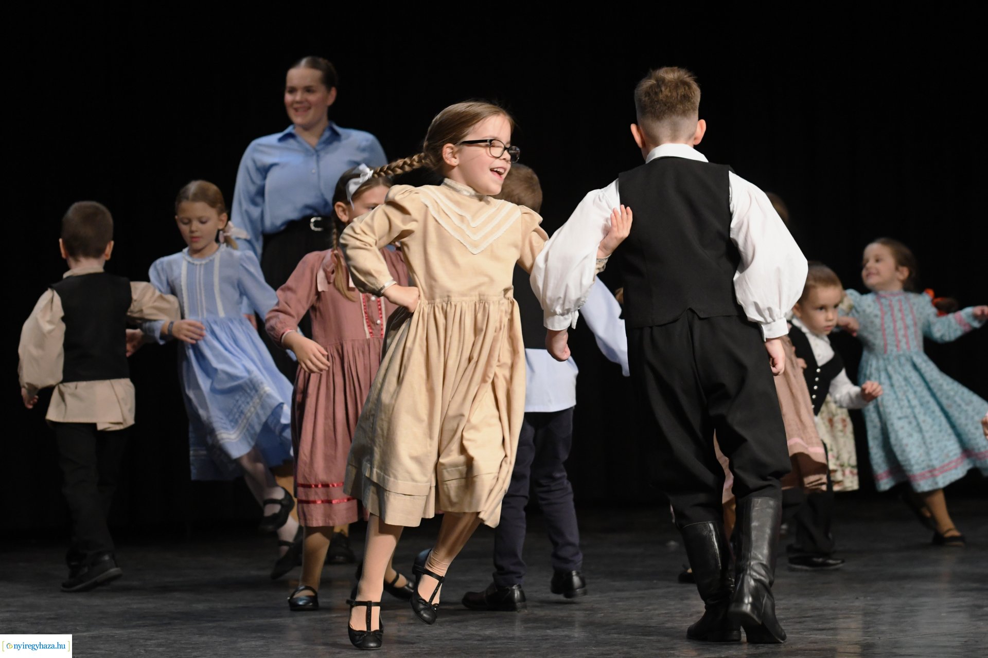 Meséld tovább! - az Igrice Néptáncegyüttes gálaműsora