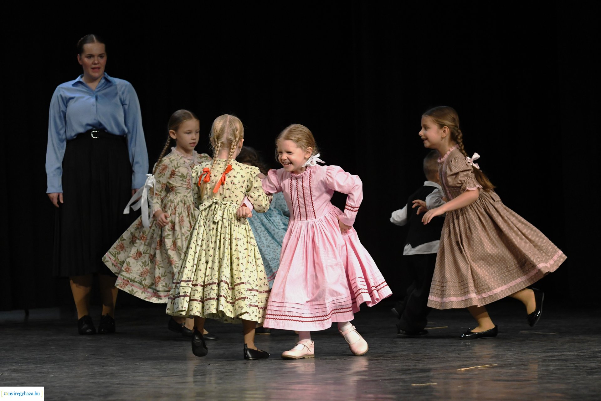 Meséld tovább! - az Igrice Néptáncegyüttes gálaműsora