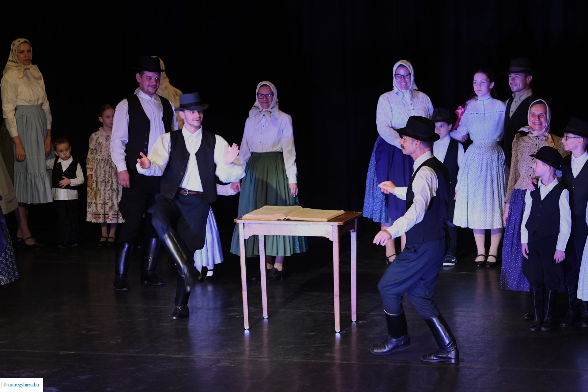 Meséld tovább! - az Igrice Néptáncegyüttes gálaműsora