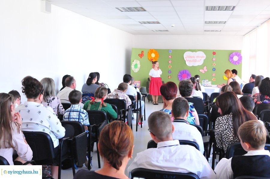 Mesemondó verseny a kulturális közponban