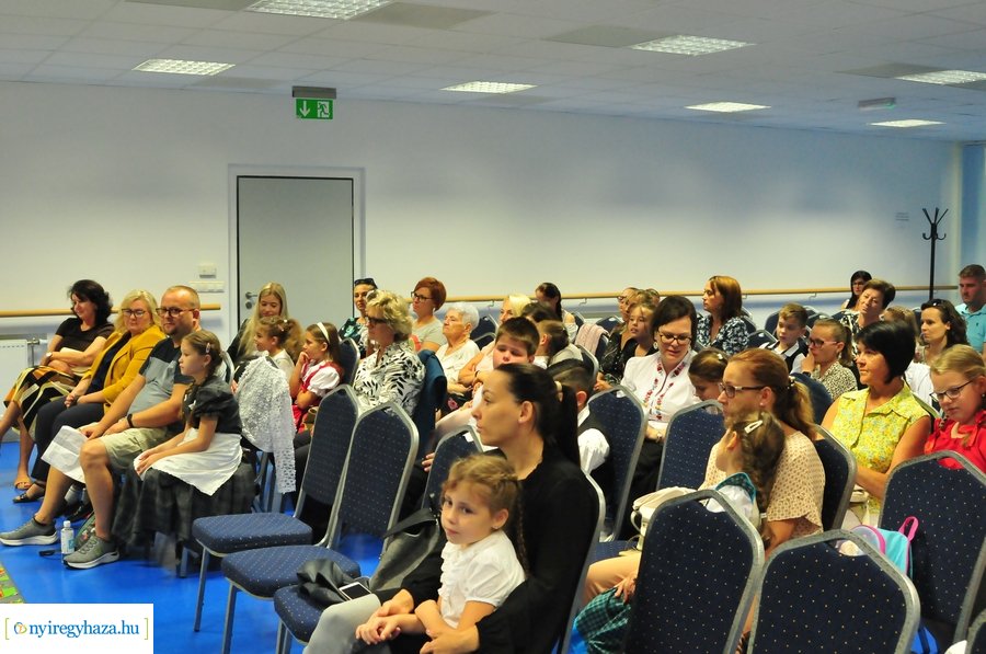 Mesemondó verseny a kulturális közponban