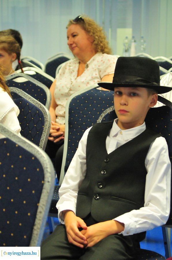 Mesemondó verseny a kulturális közponban