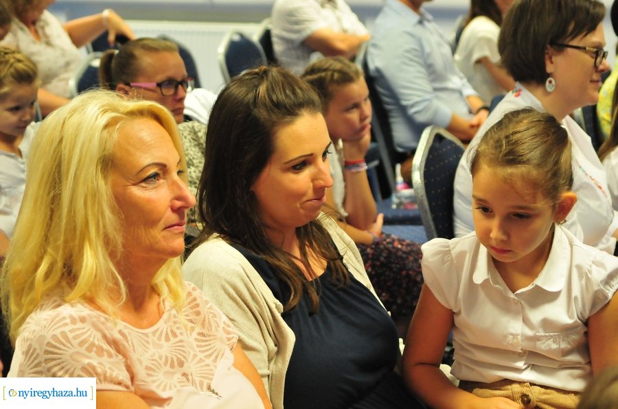 Mesemondó verseny a kulturális közponban