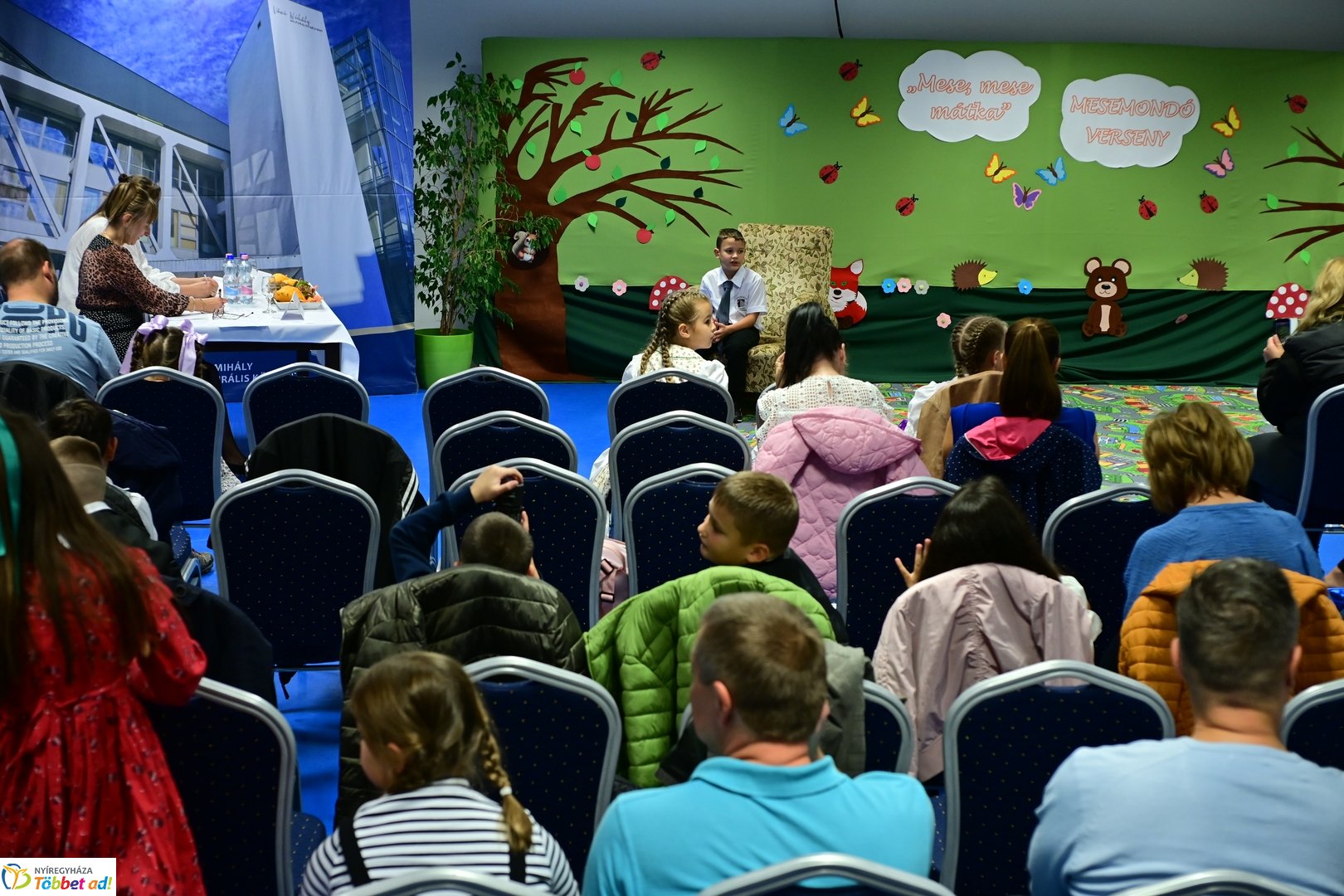 Mesemondó verseny a kulturális központban 2025