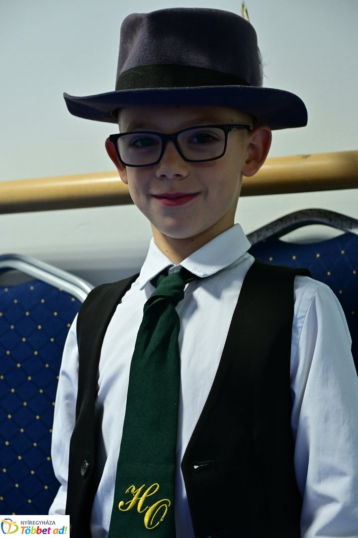 Mesemondó verseny a kulturális központban 2025