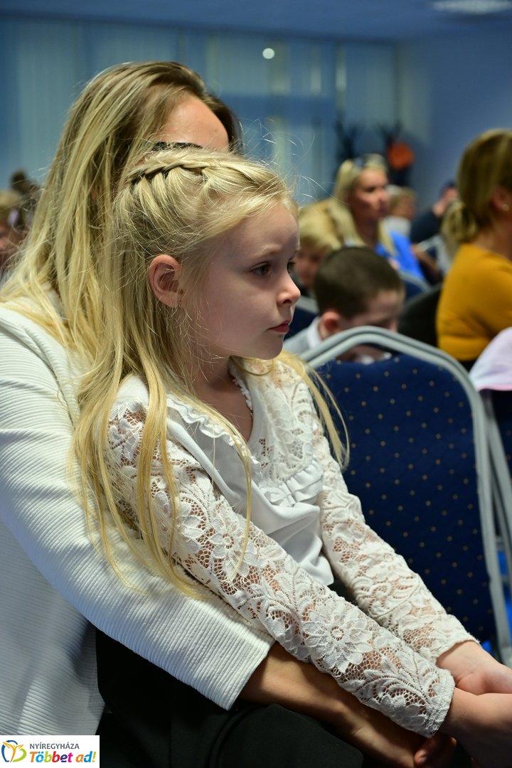 Mesemondó verseny a kulturális központban 2025