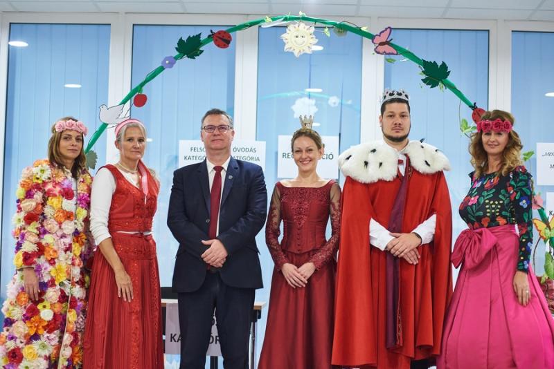 Mesemondó verseny a művelődési központban