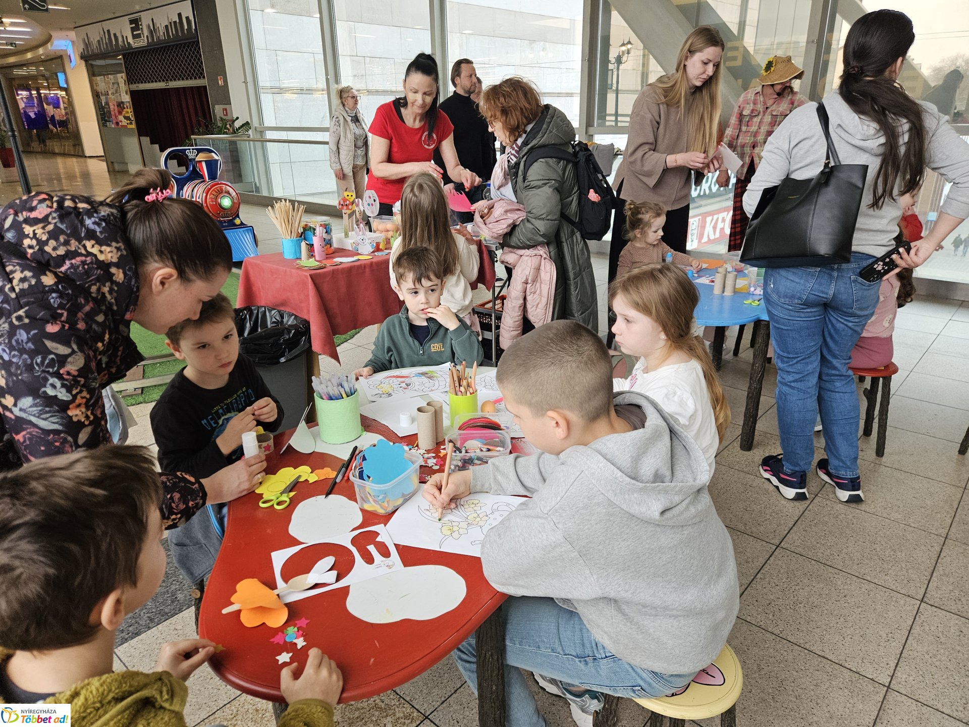 Mesevilág, vidámság és kézműveskedés várta a gyerekeket a Burattinóval