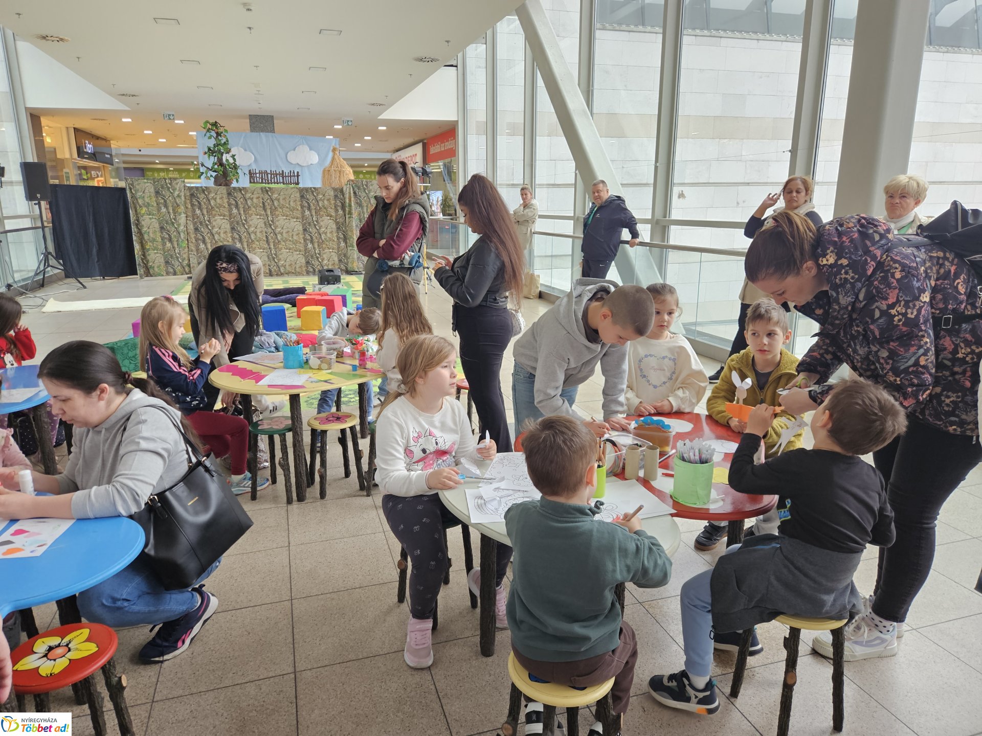 Mesevilág, vidámság és kézműveskedés várta a gyerekeket a Burattinóval
