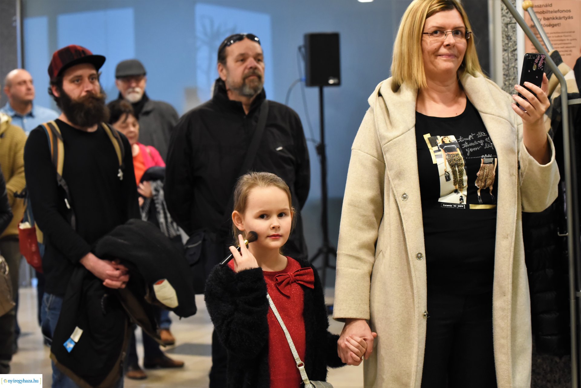 Mihálka György kiállításának megnyitója a Korzóban