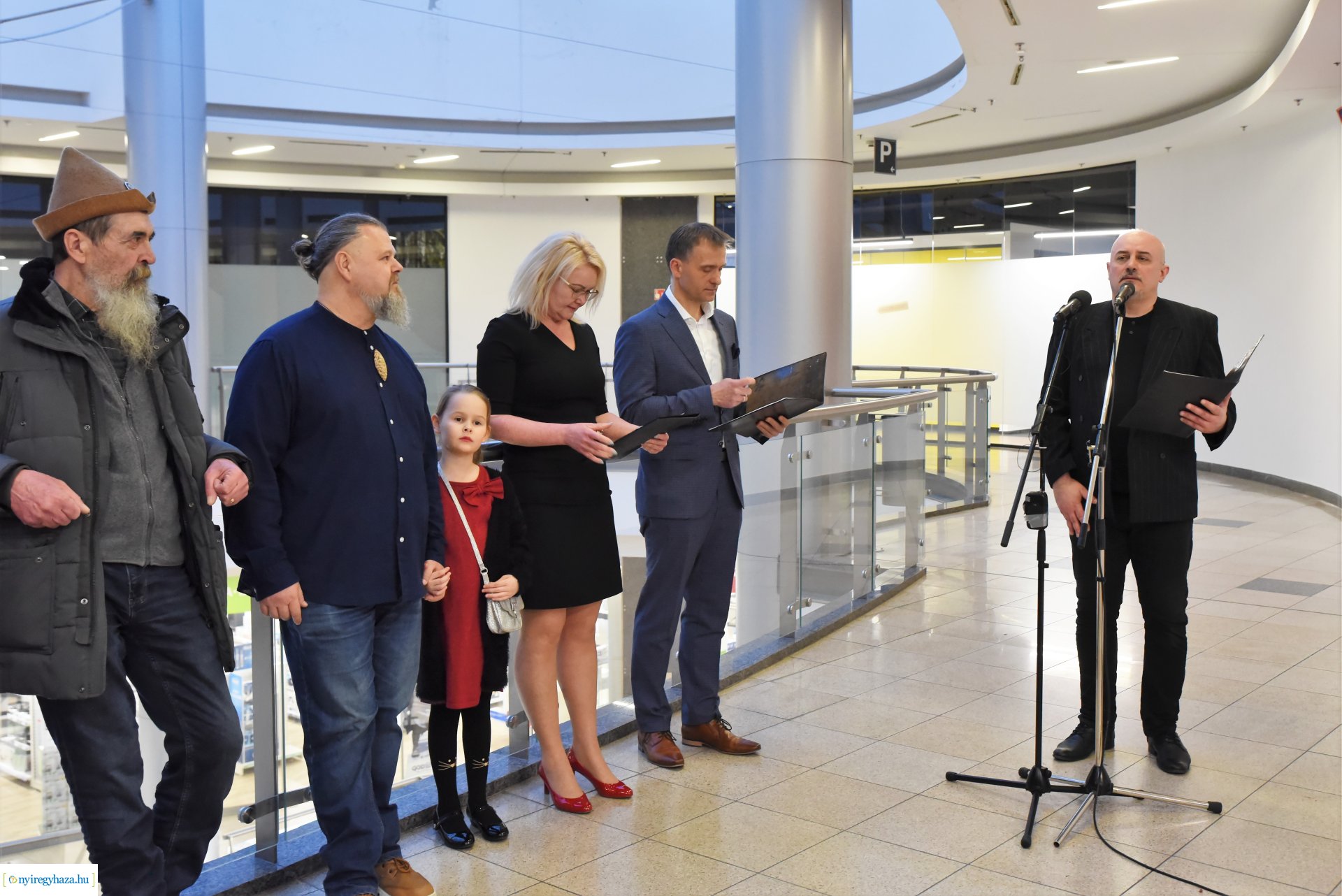 Mihálka György kiállításának megnyitója a Korzóban