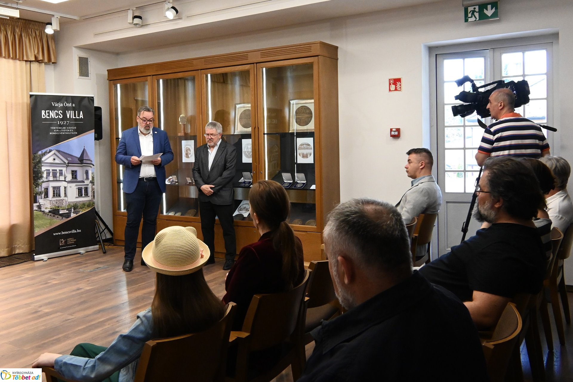 Mikrokozmosz - Pogány Gábor Benő kiállításának megnyitója a Bencs Villában