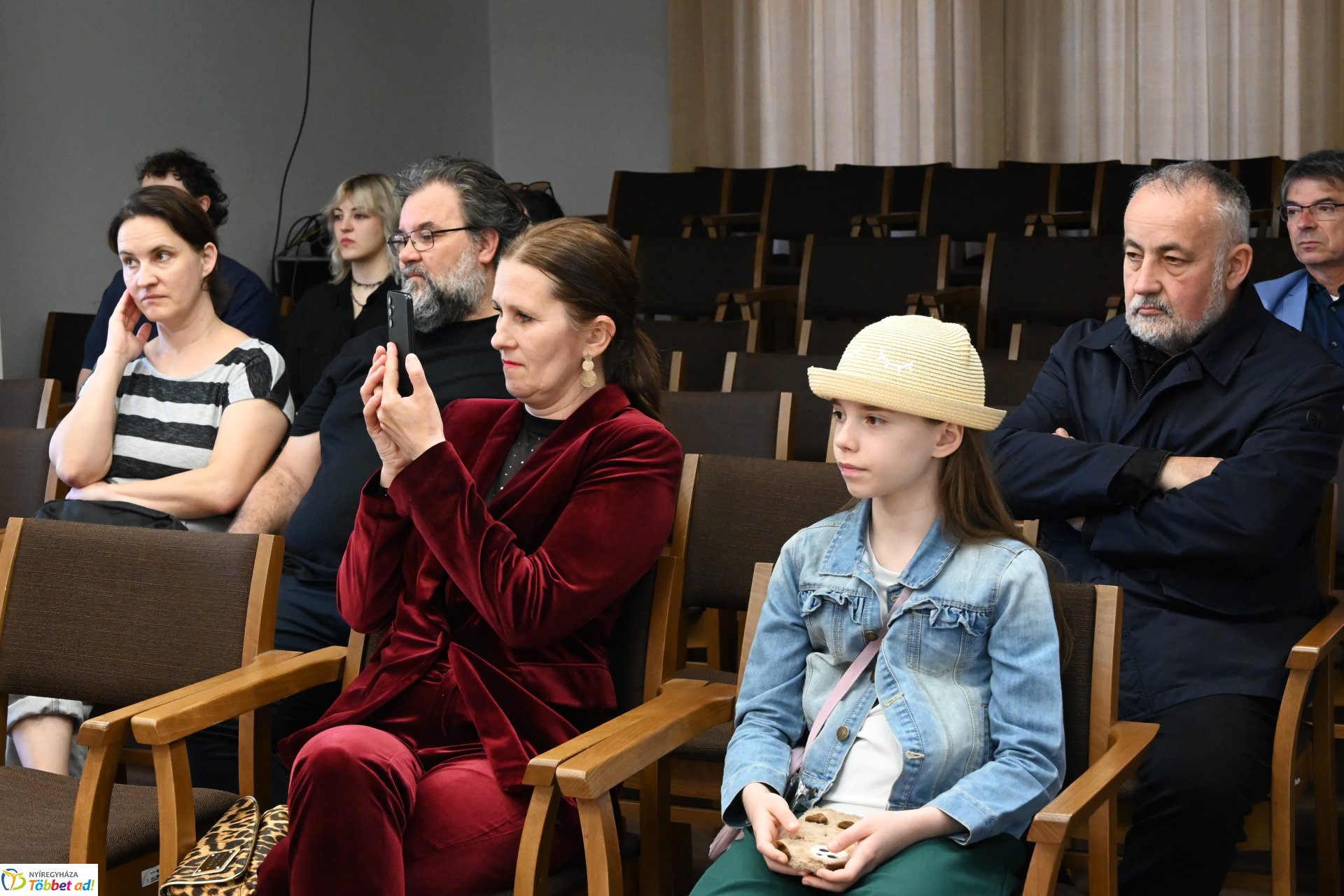 Mikrokozmosz - Pogány Gábor Benő kiállításának megnyitója a Bencs Villában