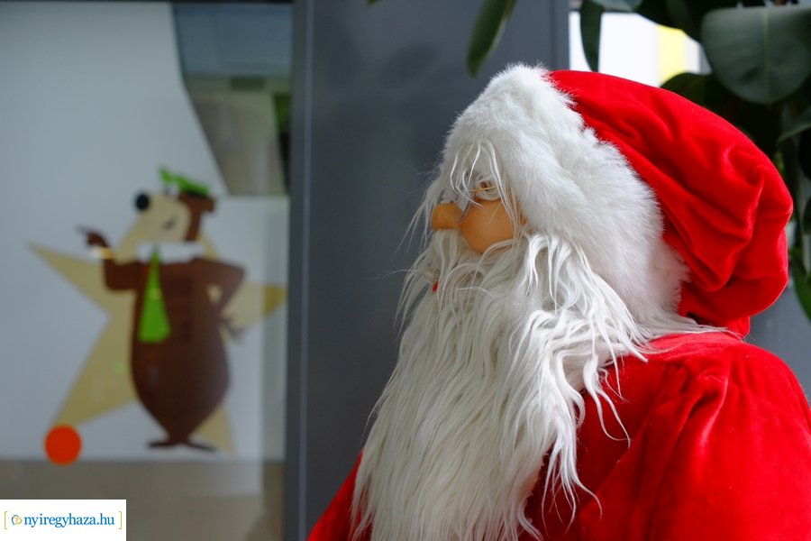 Mikulás a gyermekosztályon 2022